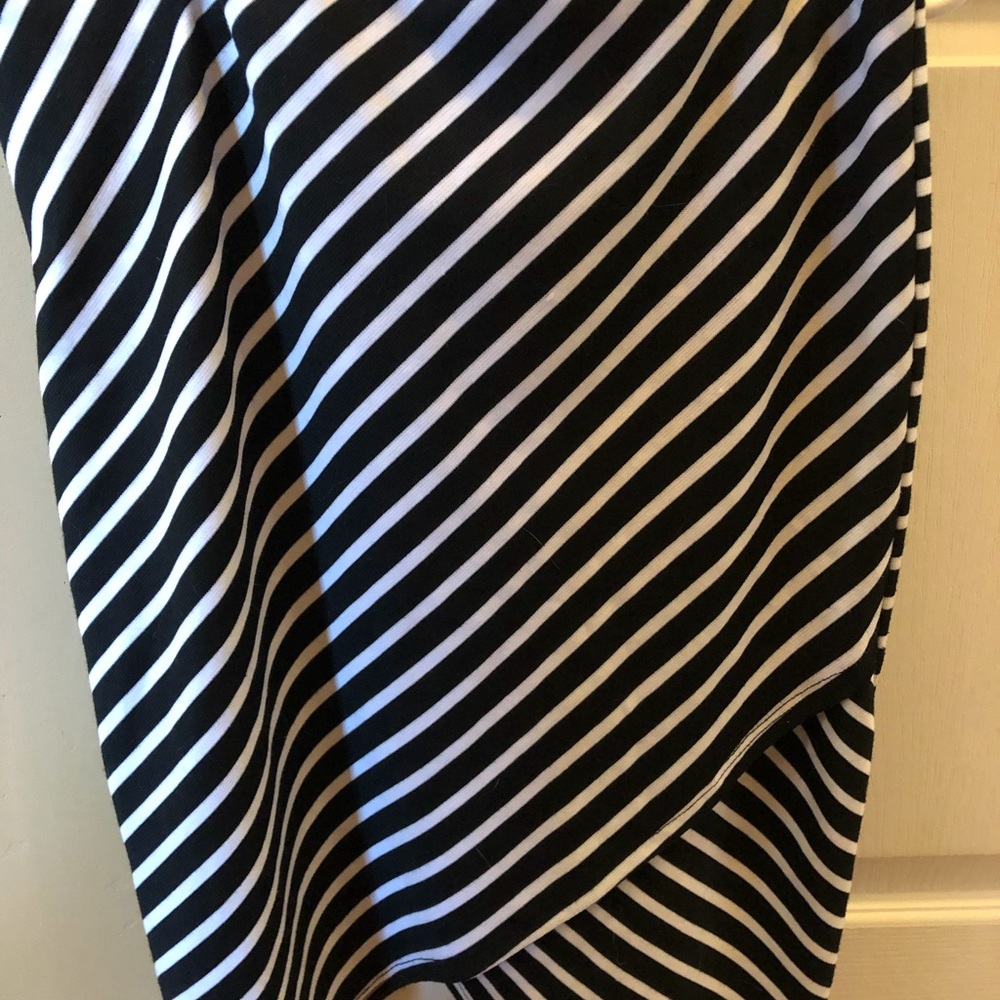🐞🐞Cute Asymmetrical Striped Skirt in EUC!🐞🐞